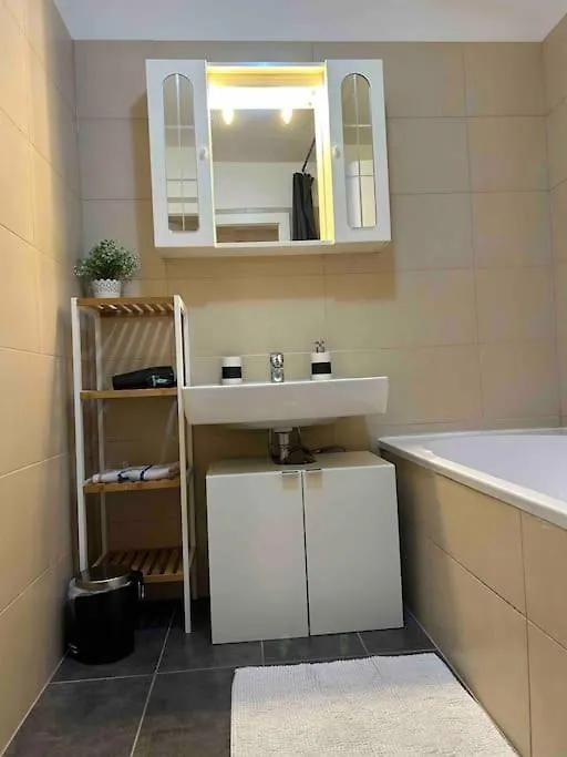 Moderne Dachgeschosswohnung In Bester Lage - Self Check In Graz